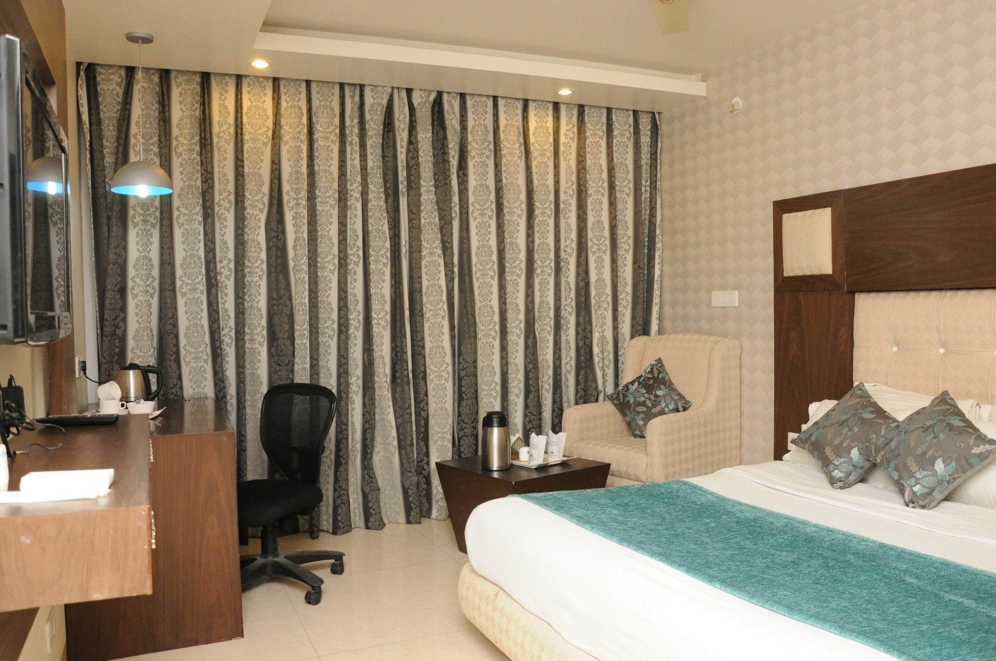 Hotel Diamond Plaza Chandigarh Luaran gambar