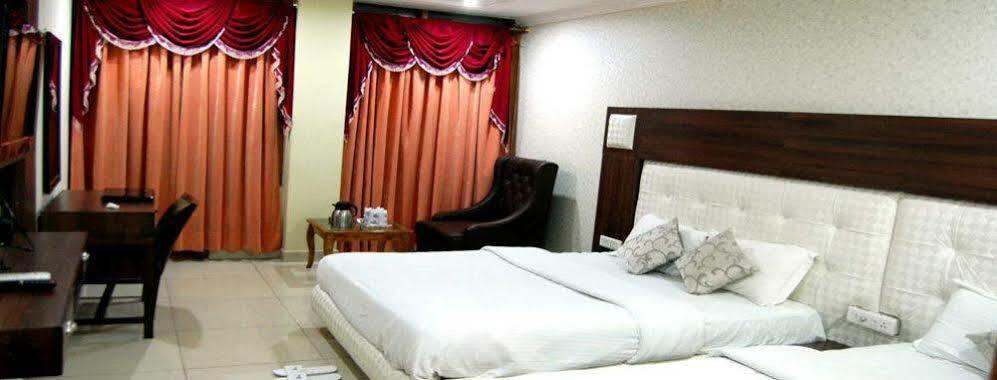 Hotel Diamond Plaza Chandigarh Luaran gambar